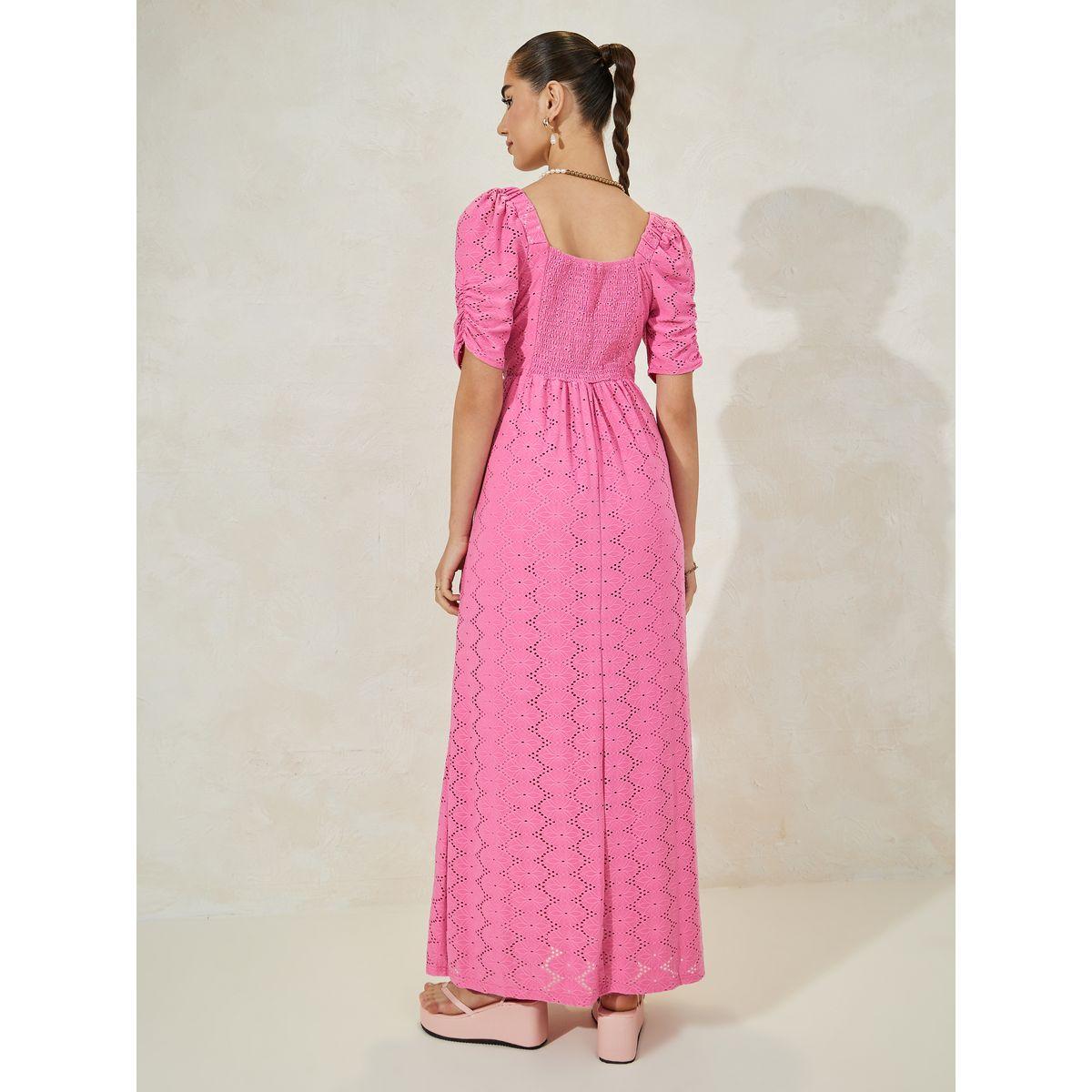 فستان طويل بتفاصيل مُطرّزة وياقة واسعة-women-clothing-dresses-image-4
