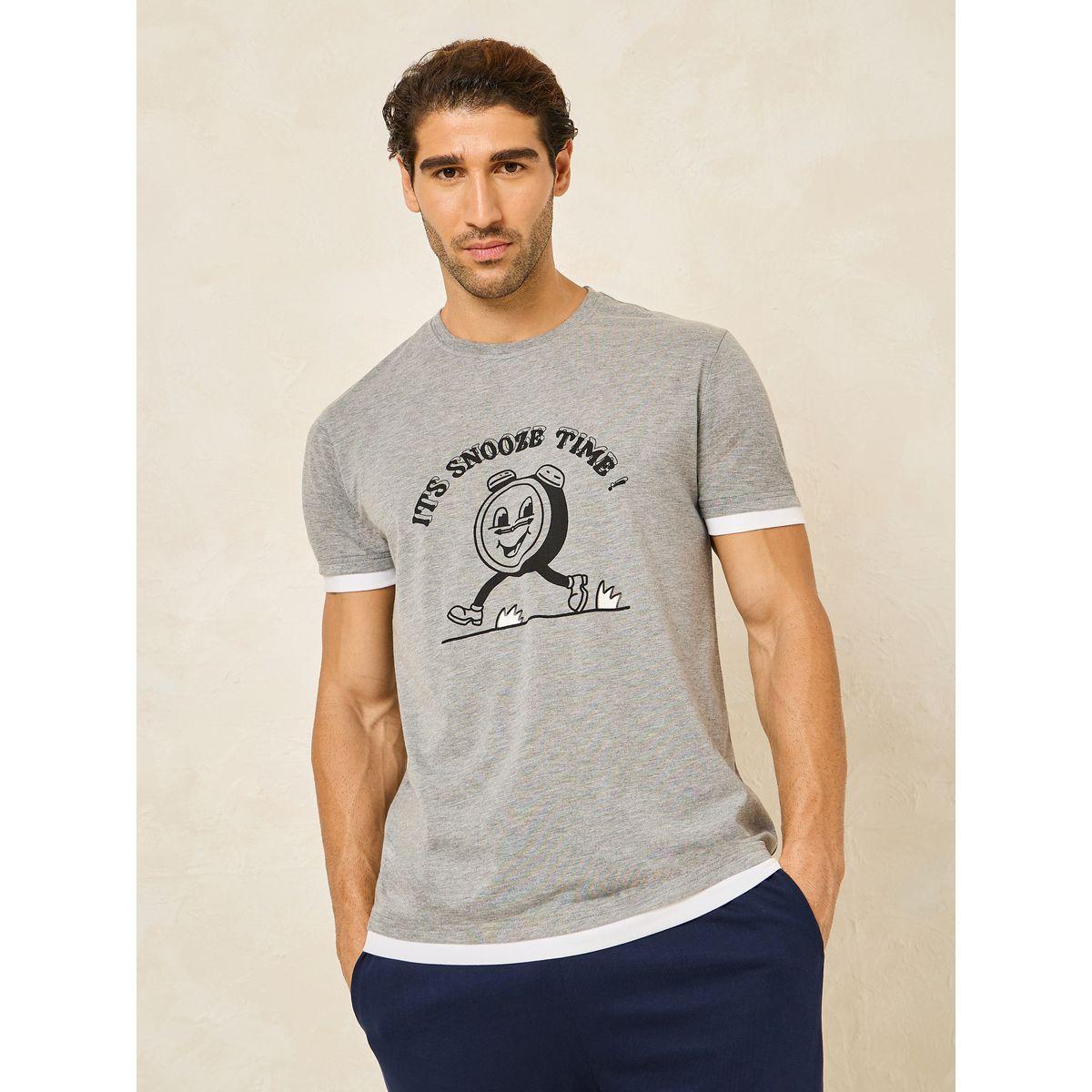 Styli Unwind Graphic Print Contrast Detail T-Shirt & Cuffed Rib Pyjama Set-men-clothing-nightwear-sets-image-2