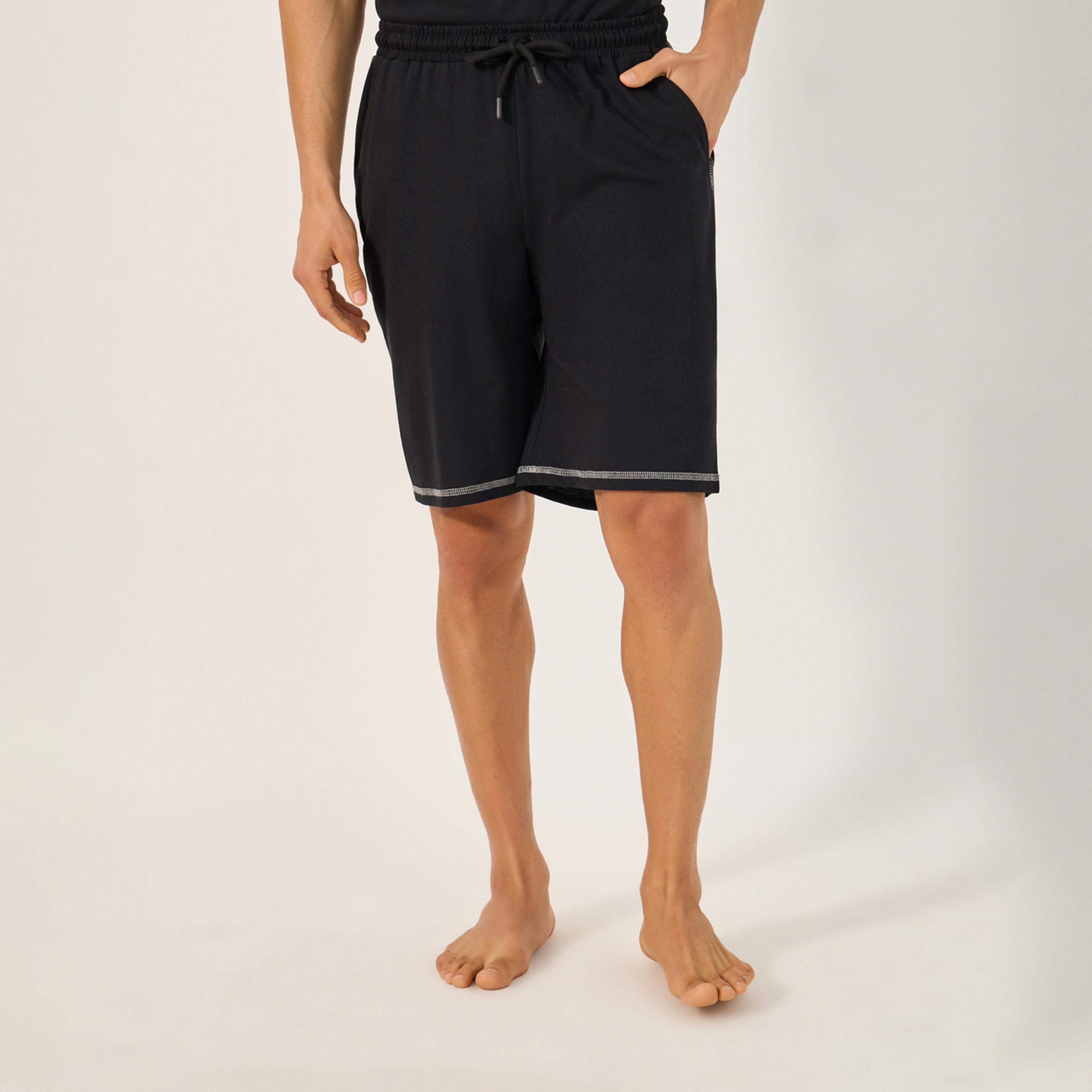 ستايلي - أنوايند طقم بيجامة من تي شيرت بياقة دائرية وخياطة متباينة مع شورت-men-clothing-nightwear-sets-image-4