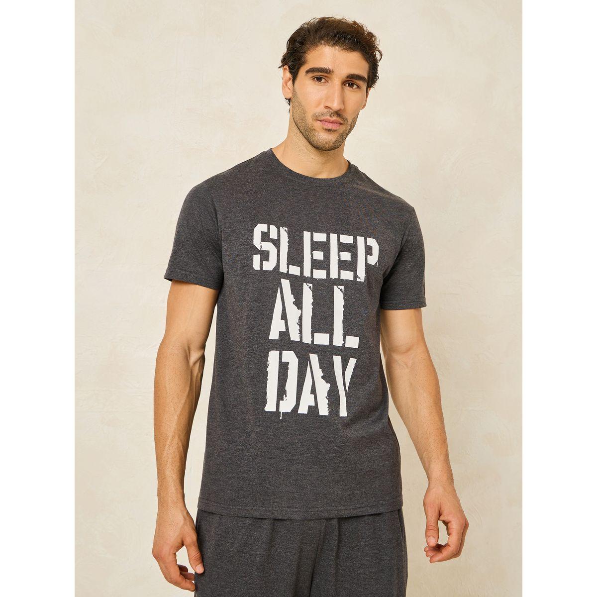 مجموعة من بنطال بيجاما مع تيشيرت مطبع بكتابة-men-clothing-nightwear-sets-image-2