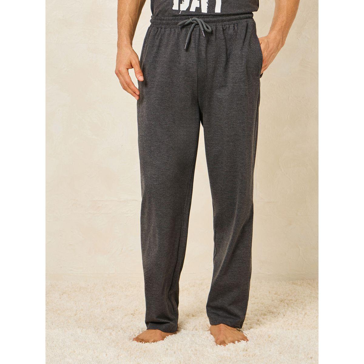 مجموعة من بنطال بيجاما مع تيشيرت مطبع بكتابة-men-clothing-nightwear-sets-image-4