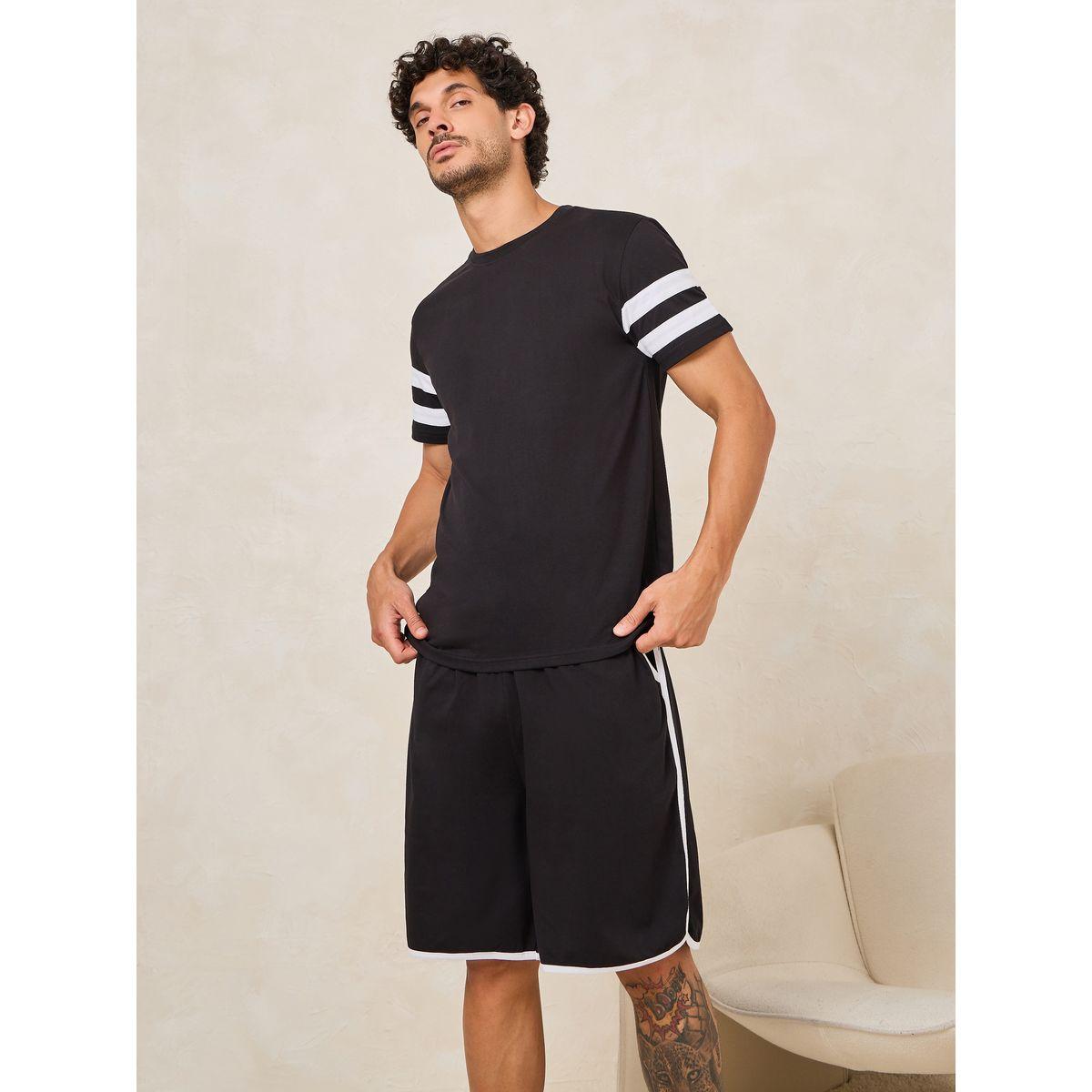 مجموعة من شورت مع تيشيرت باكمام مخططة-men-clothing-nightwear-sets-image-1