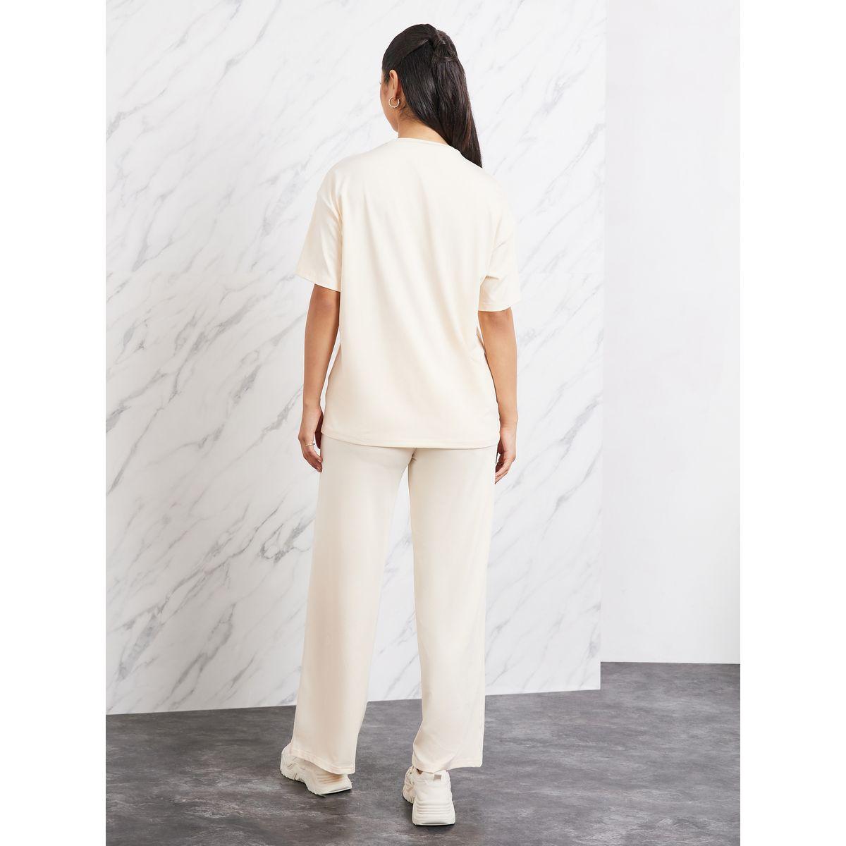 طقم منسق من بنطال وتيشيرت باكتاف منخفضة-women-clothing-coordsets-image-4