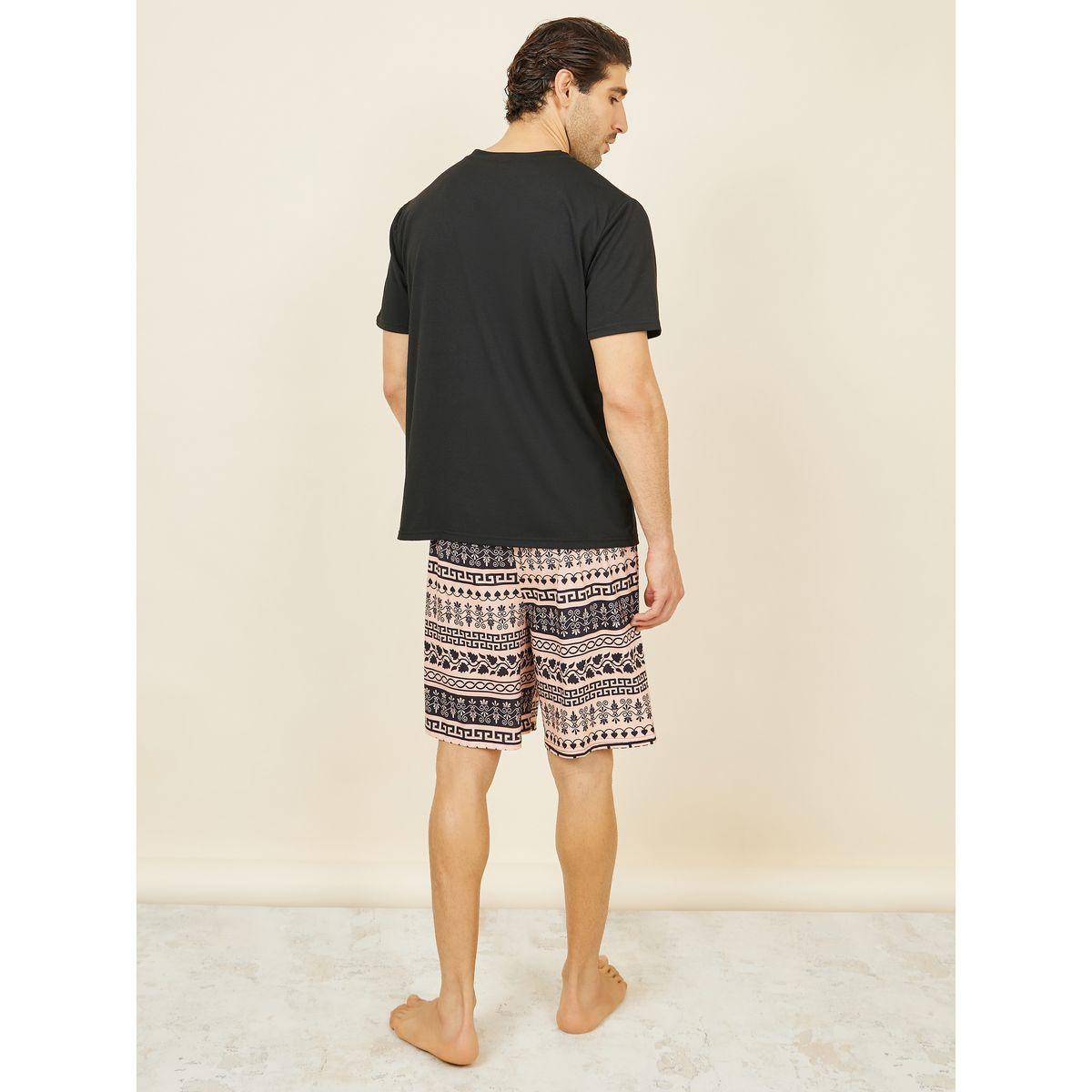 شورت بطبعة بوهو وتيشيرت بياقة دائرية-men-clothing-nightwear-sets-image-5