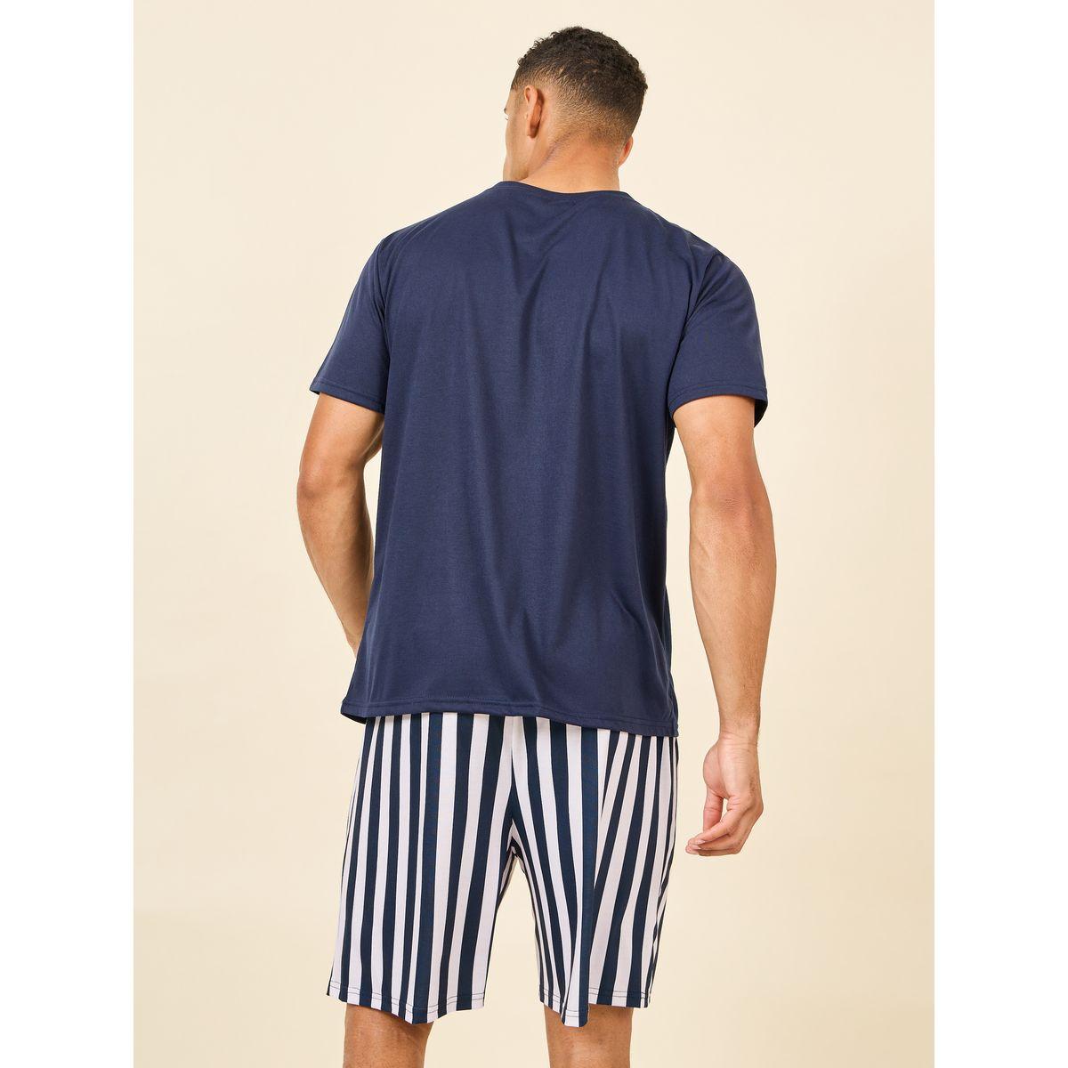 شورت مخطط مع تيشيرت بطبعة جرافيك-men-clothing-nightwear-sets-image-5