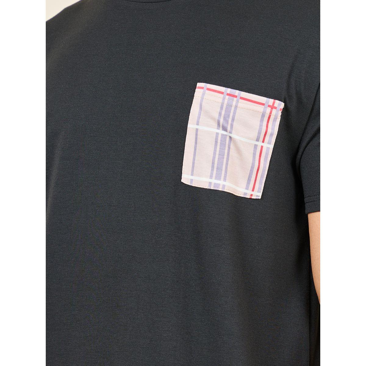 Styli Unwind Solid Plaid Print Pocket Detail T-shirt and Short Set-men-clothing-nightwear-sets-image-3