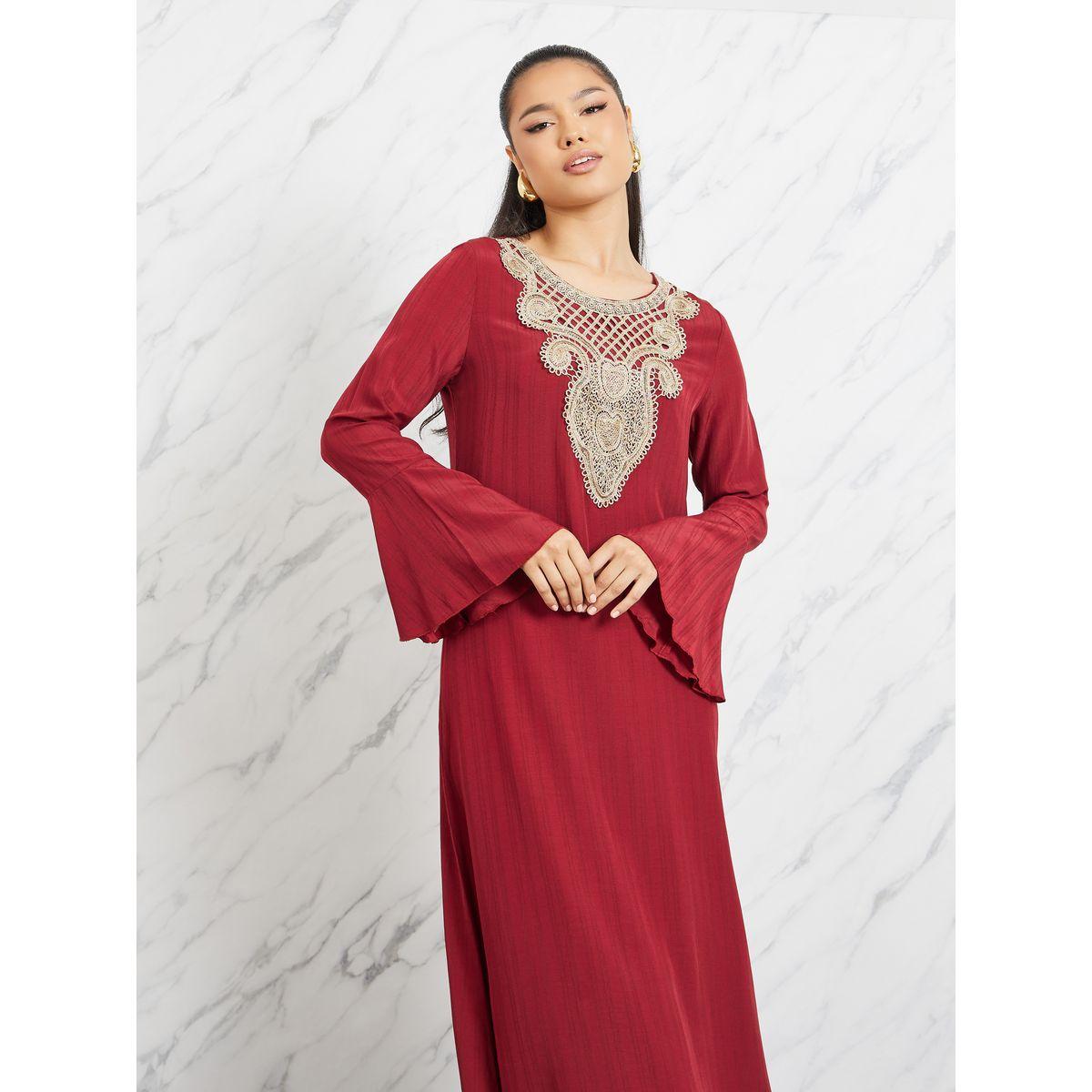 فستان طويل بحافة واسعة وتفاصيل مُطرّزة-women-clothing-dresses-image-2