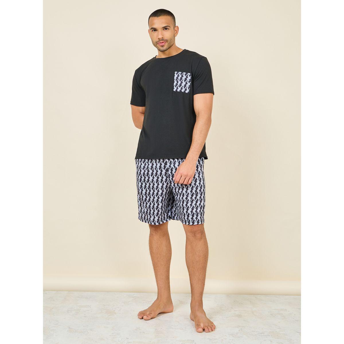 مجموعة من شورت وتيشيرت بجيب على الصدر-men-clothing-nightwear-sets-image-2