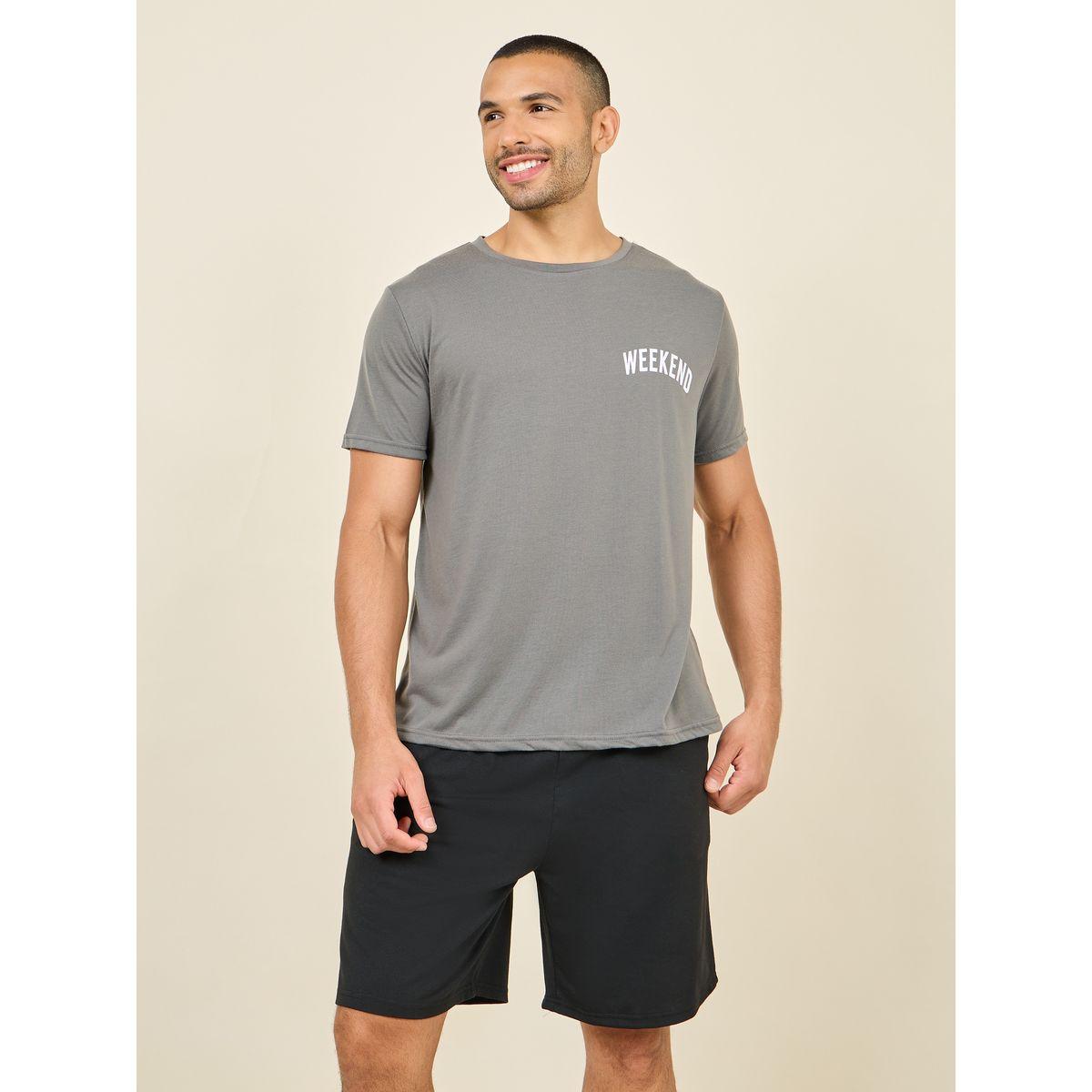 شورت مع تيشيرت بياقة دائرية وطبعة كتابة-men-clothing-nightwear-sets-image-2