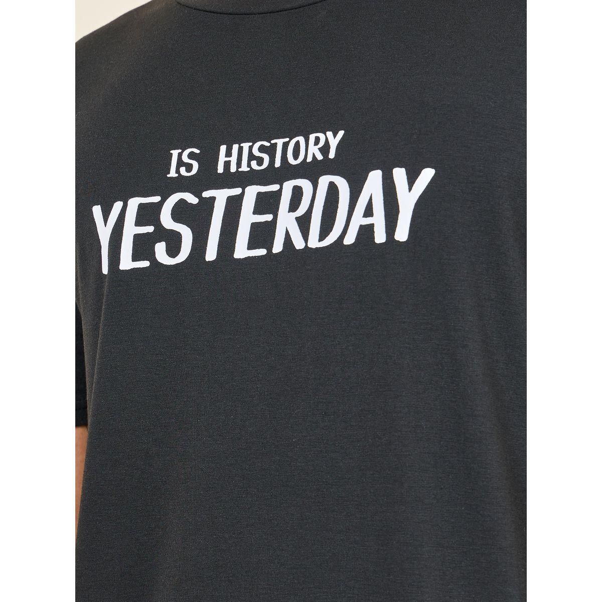 Styli Unwind Slogan Print T-shirt and Checkered Short Set-men-clothing-nightwear-sets-image-3