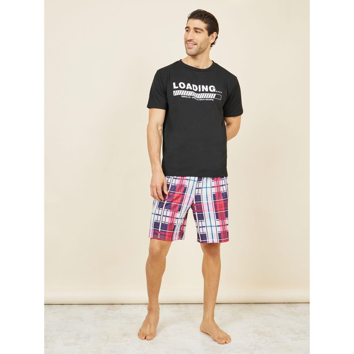 شورت مطبع بمربعات مع تيشيرت بياقة دائرية-men-clothing-nightwear-sets-image-1