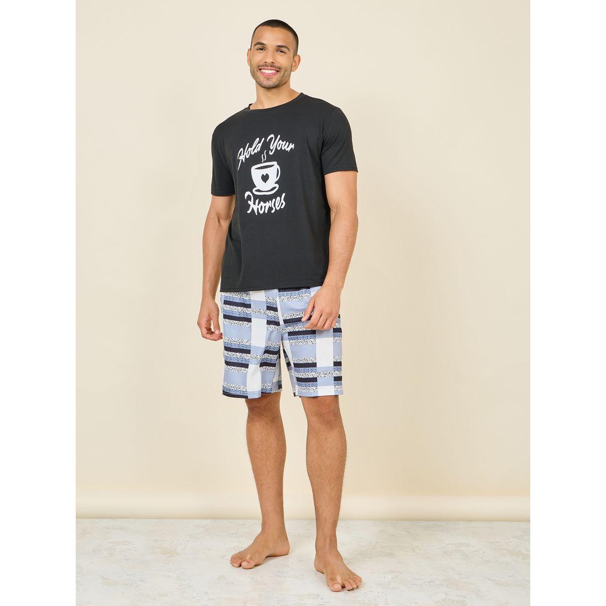 مجموعة من شورت وتيشيرت مطبع بكتابة-men-clothing-nightwear-sets-image-2