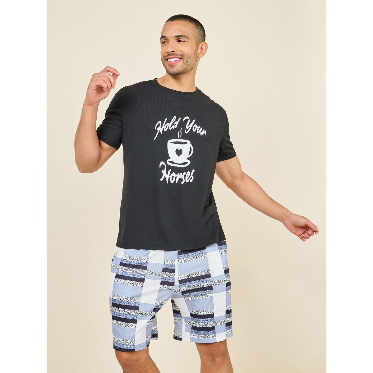 مجموعة من شورت وتيشيرت مطبع بكتابة-men-clothing-nightwear-sets-image-3