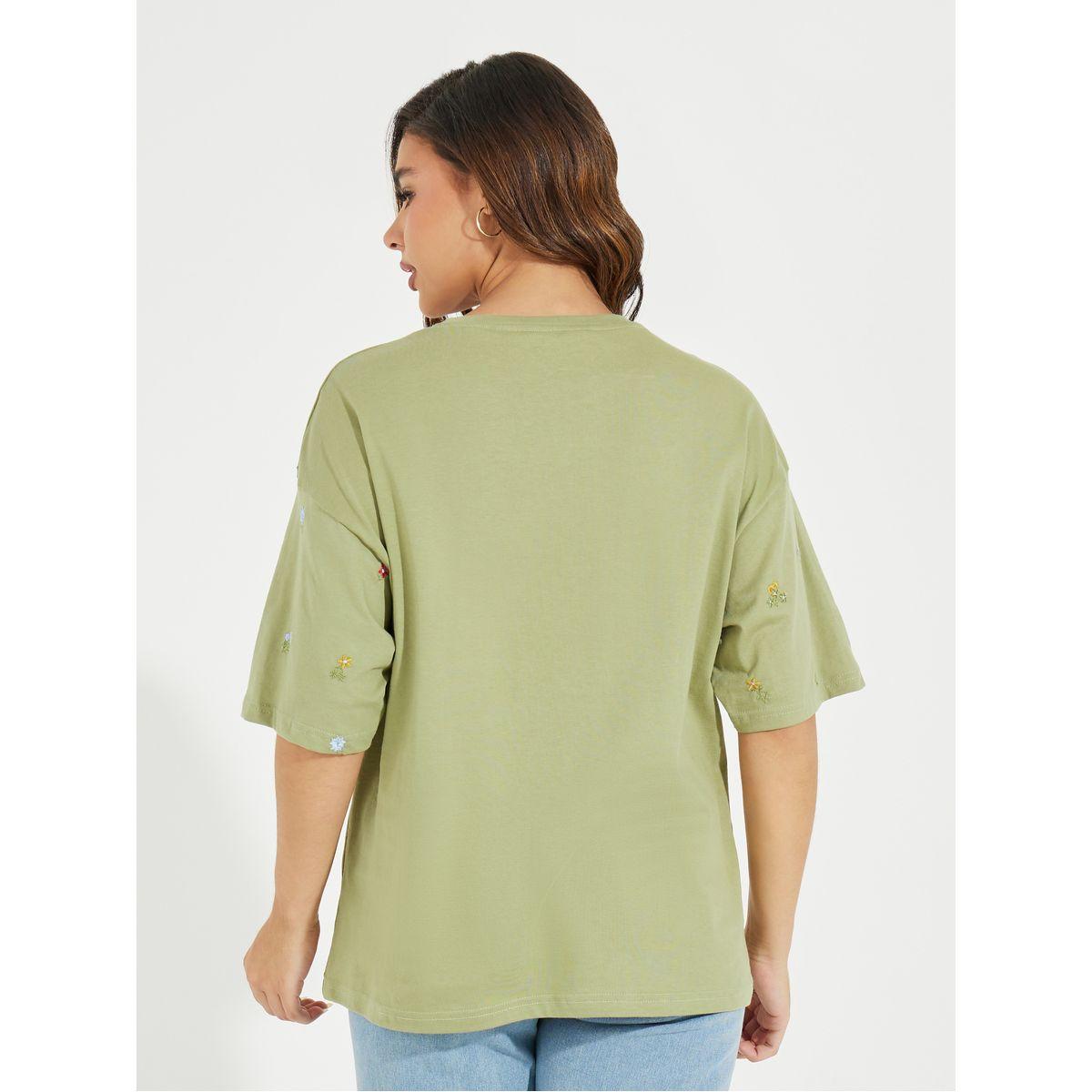 تيشيرت فضفاض مُطرّز بزهور مع اكمام قصيرة-women-clothing-tshirts-image-4