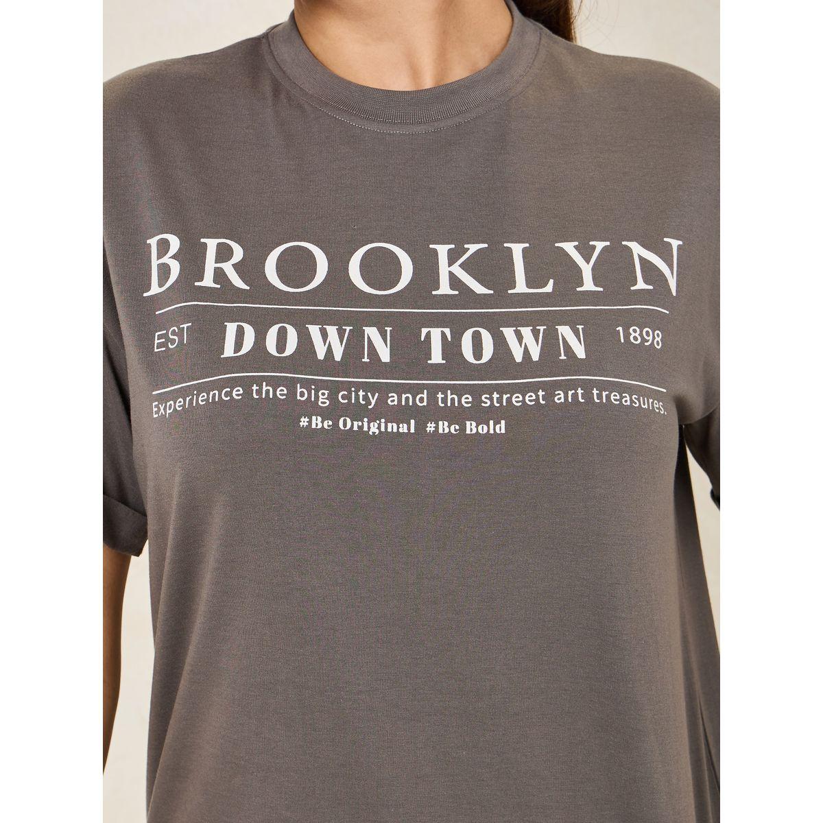 تيشيرت فضفاض مطبع بطبعة كتابة-women-clothing-tshirts-image-3