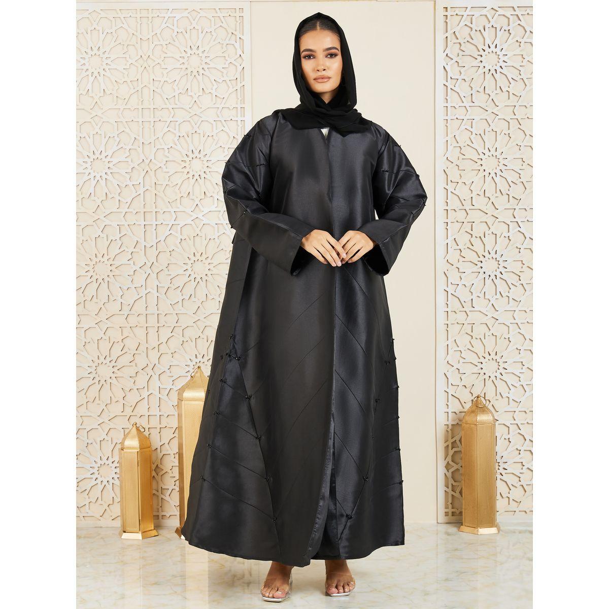 عباية ساتان بتفاصيل بارزة الملمس موديست × ستايلي-women-arabicclothing-abayas-image-1