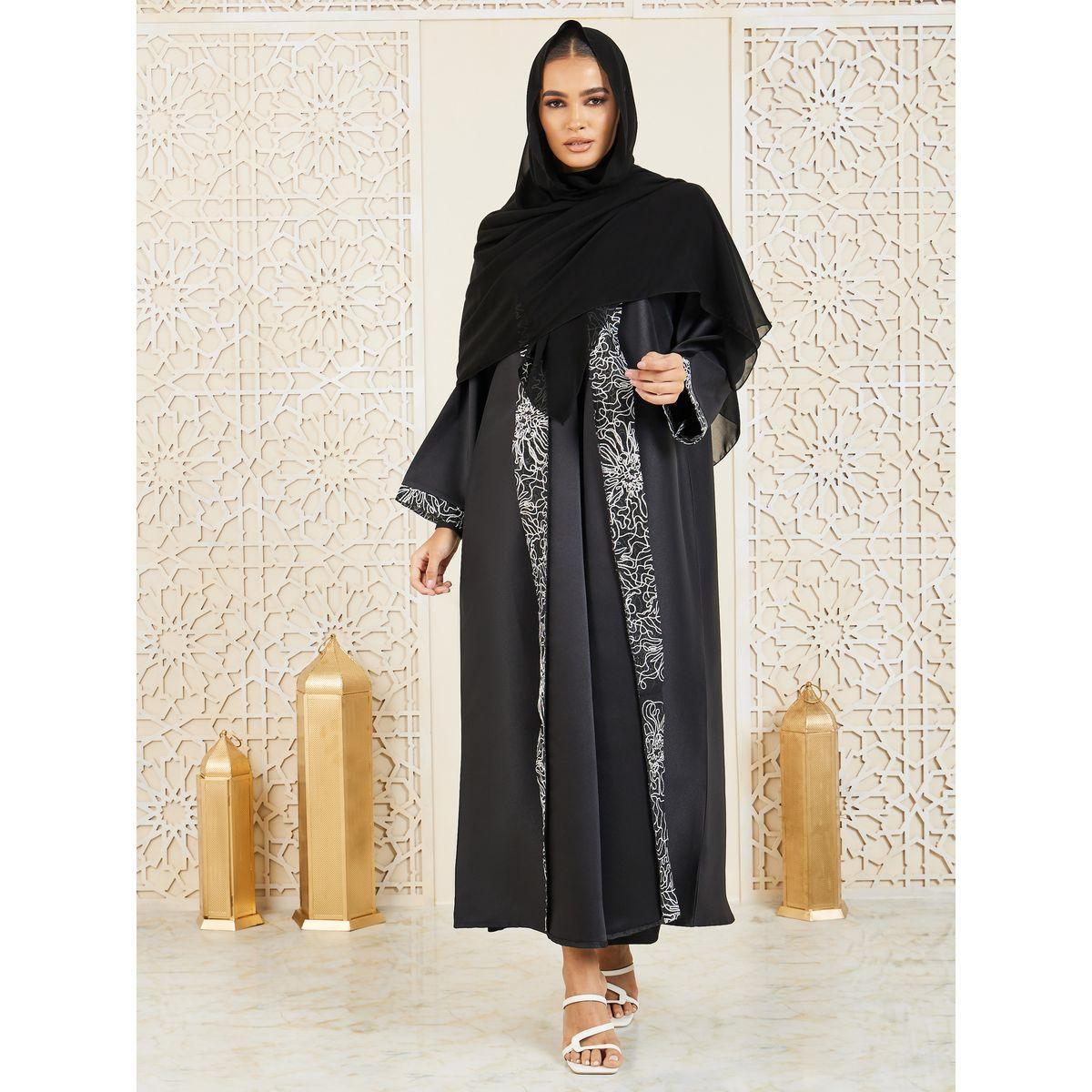 عباية بتفاصيل مُطرّزة بتفاصيل دانتيل موديست × ستايلي-women-arabicclothing-abayas-image-2