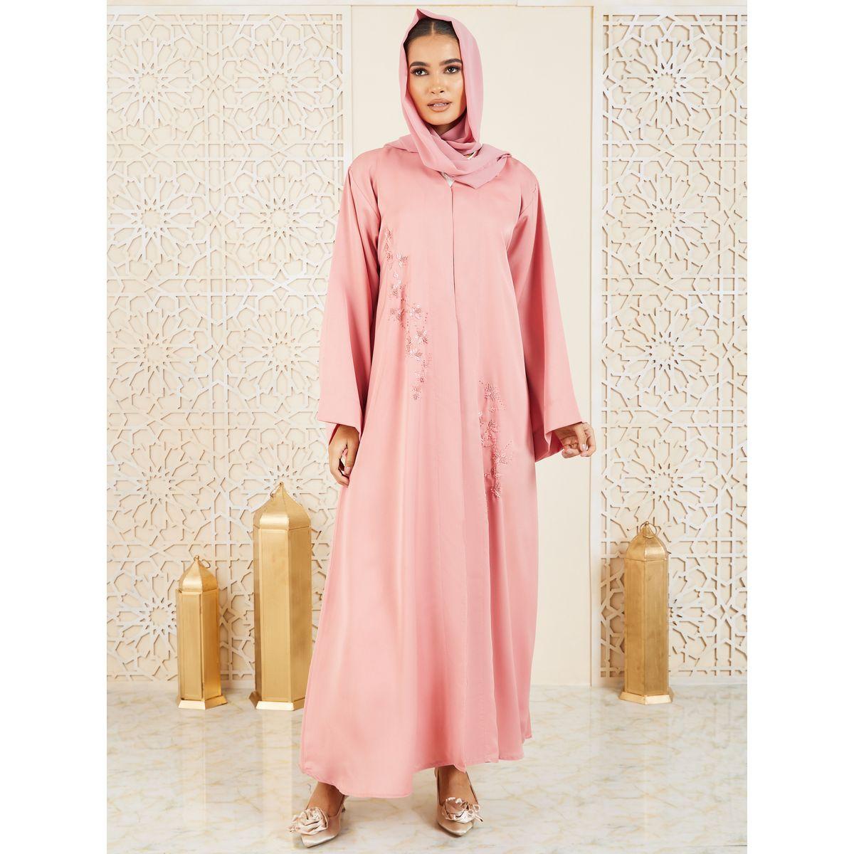 عباية مزينة بزهور وخرز مع زر إغلاق موديست × ستايلي-women-arabicclothing-abayas-image-1
