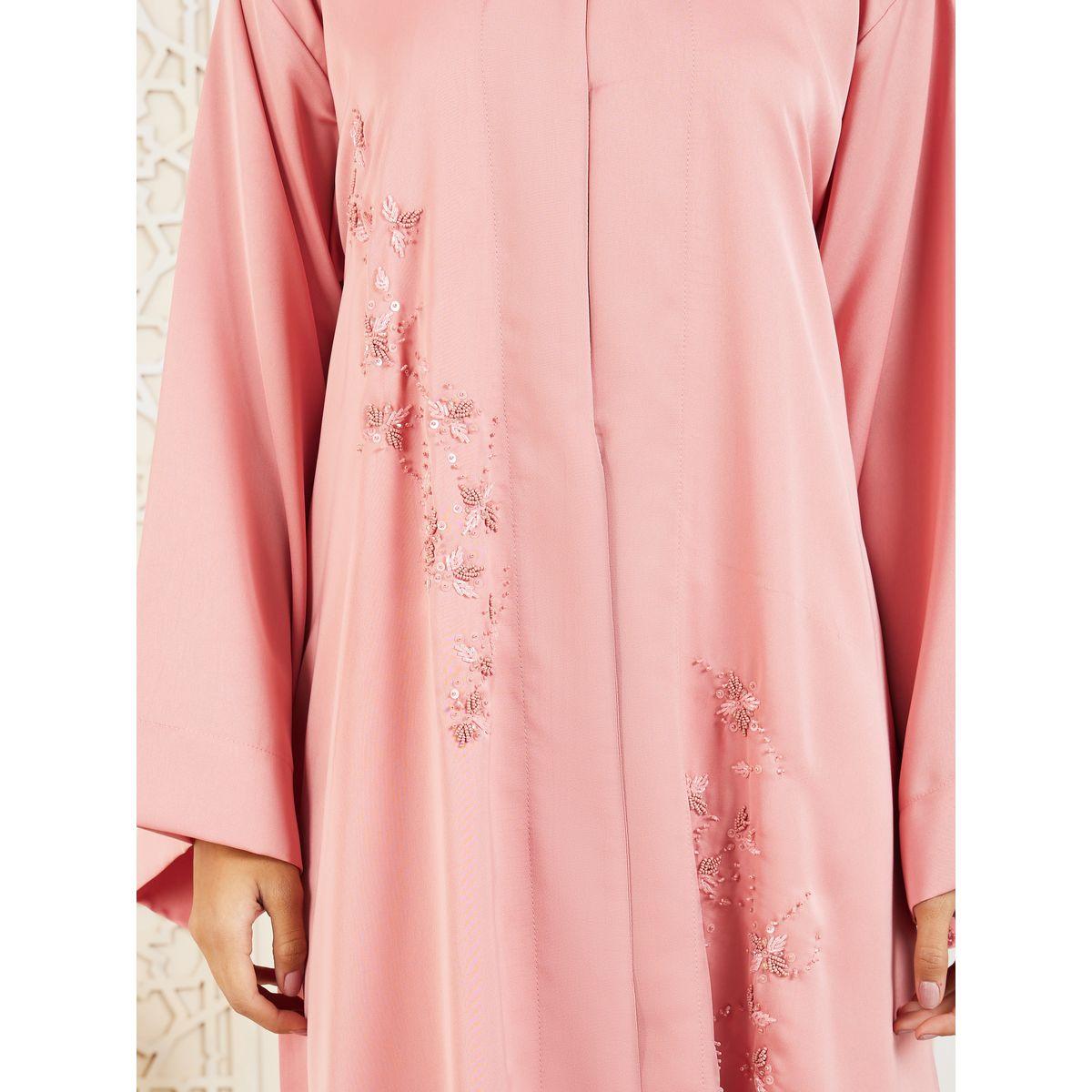 عباية مزينة بزهور وخرز مع زر إغلاق موديست × ستايلي-women-arabicclothing-abayas-image-5