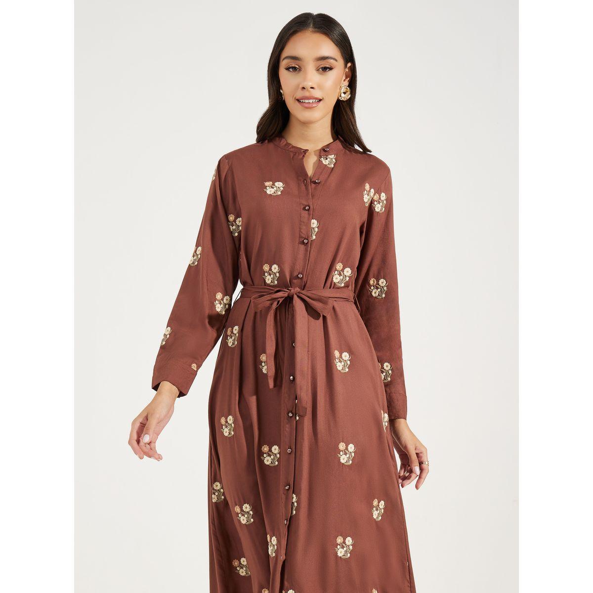 فستان طويل بزهور مُطرّزة مع حزام خصر-women-clothing-dresses-image-2