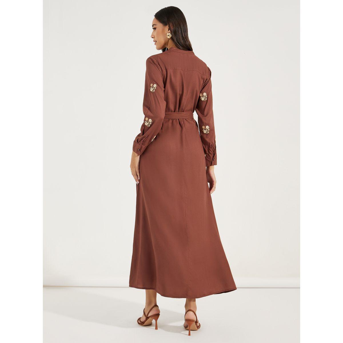 فستان طويل بزهور مُطرّزة مع حزام خصر-women-clothing-dresses-image-4