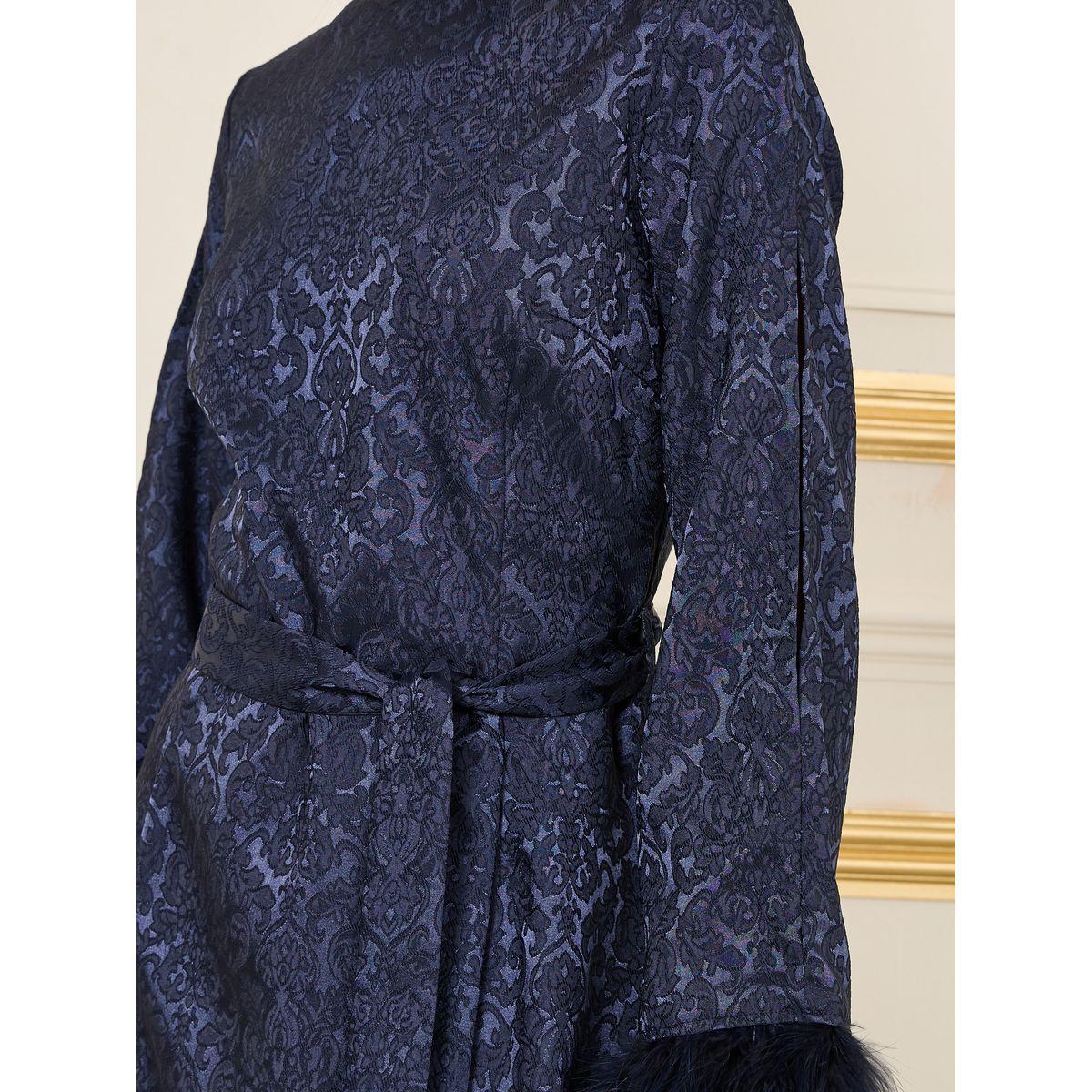 فستان ميدي بياقة عالية وتفاصيل جاكار مع فرو واربطة-women-clothing-dresses-image-3