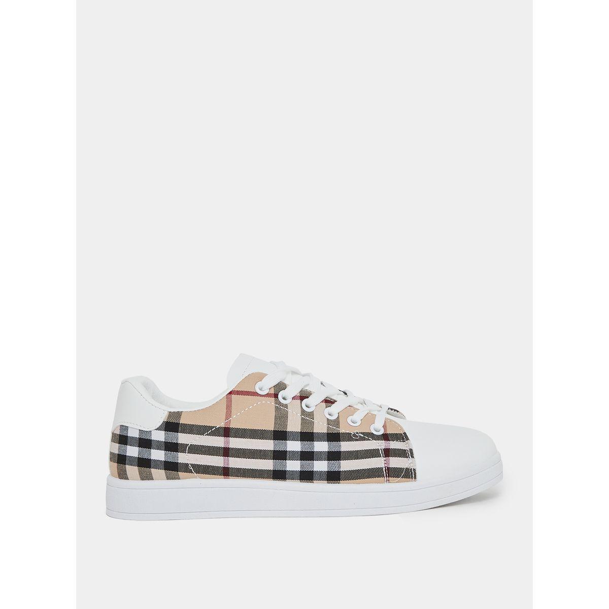 حذاء سنيكرز بمقدمة دائرية واربطة-men-shoes-sneakers-image-2