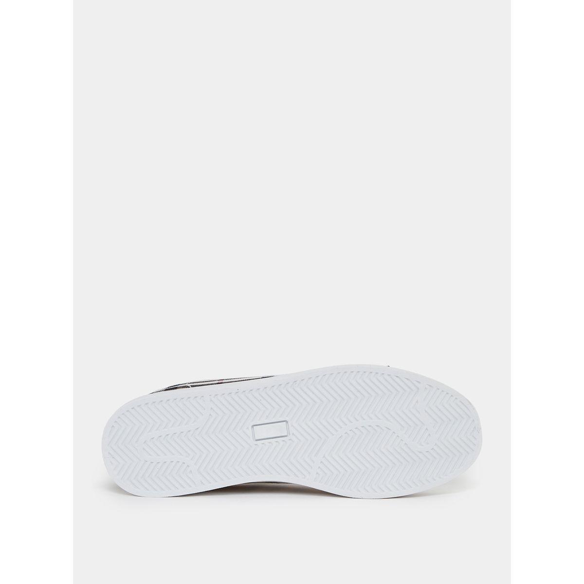 حذاء سنيكرز بمقدمة دائرية واربطة-men-shoes-sneakers-image-6
