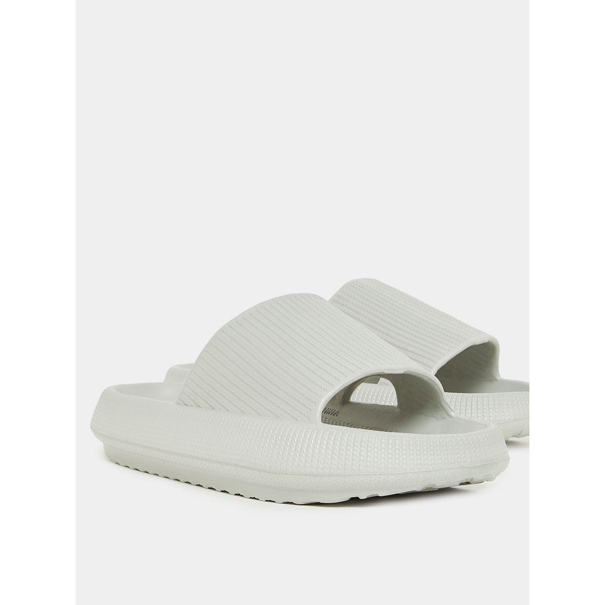 شبشب بكعب شانكي وتفاصيل بارزة الملمس-men-shoes-flipflopsandslides-image-3