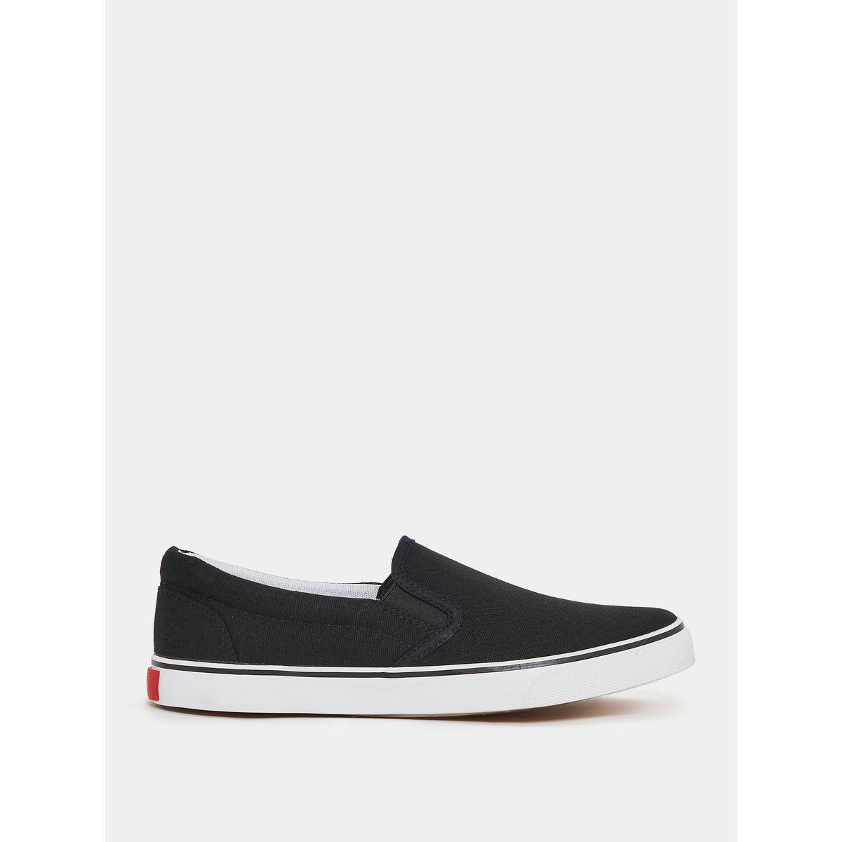 حذاء بتفاصيل بارزة الملمس وسهل الارتداء-men-shoes-sneakers-image-2