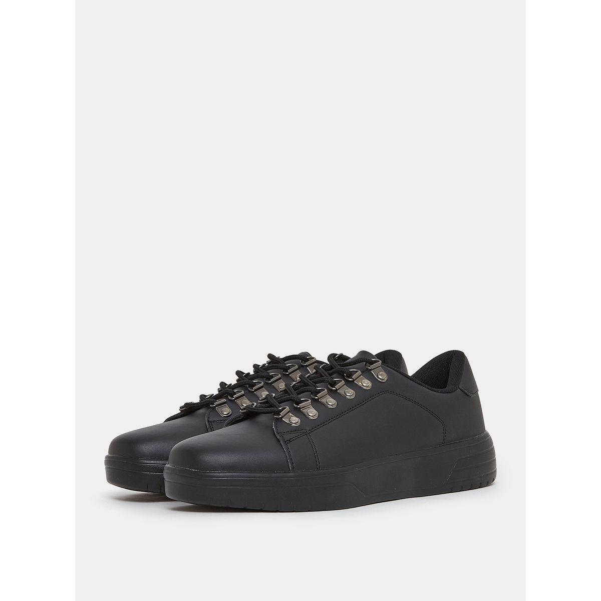 حذاء سنيكرز بتفاصيل مدروزة-men-shoes-sneakers-image-2