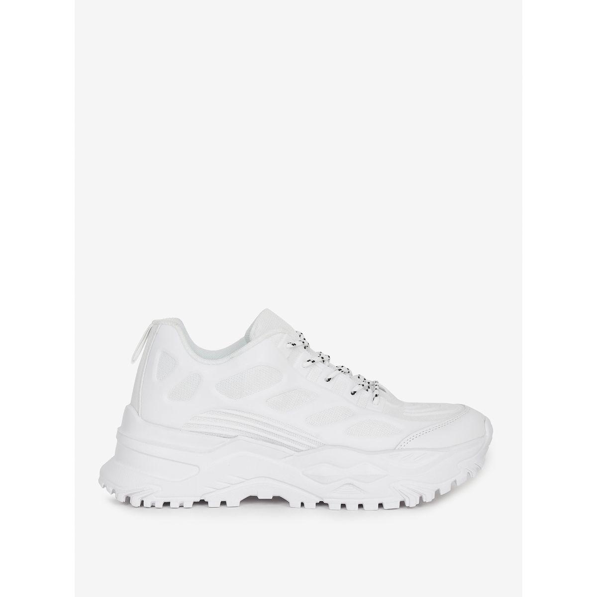 حذاء سنيكرز بكعب شانكي ورباط غلق-men-shoes-sneakers-image-2