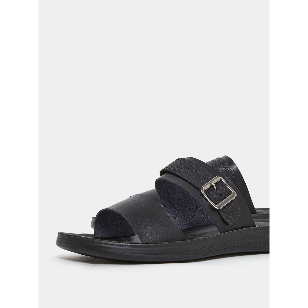 صندل مريح مزين بإبزيم-men-shoes-sandals-image-3