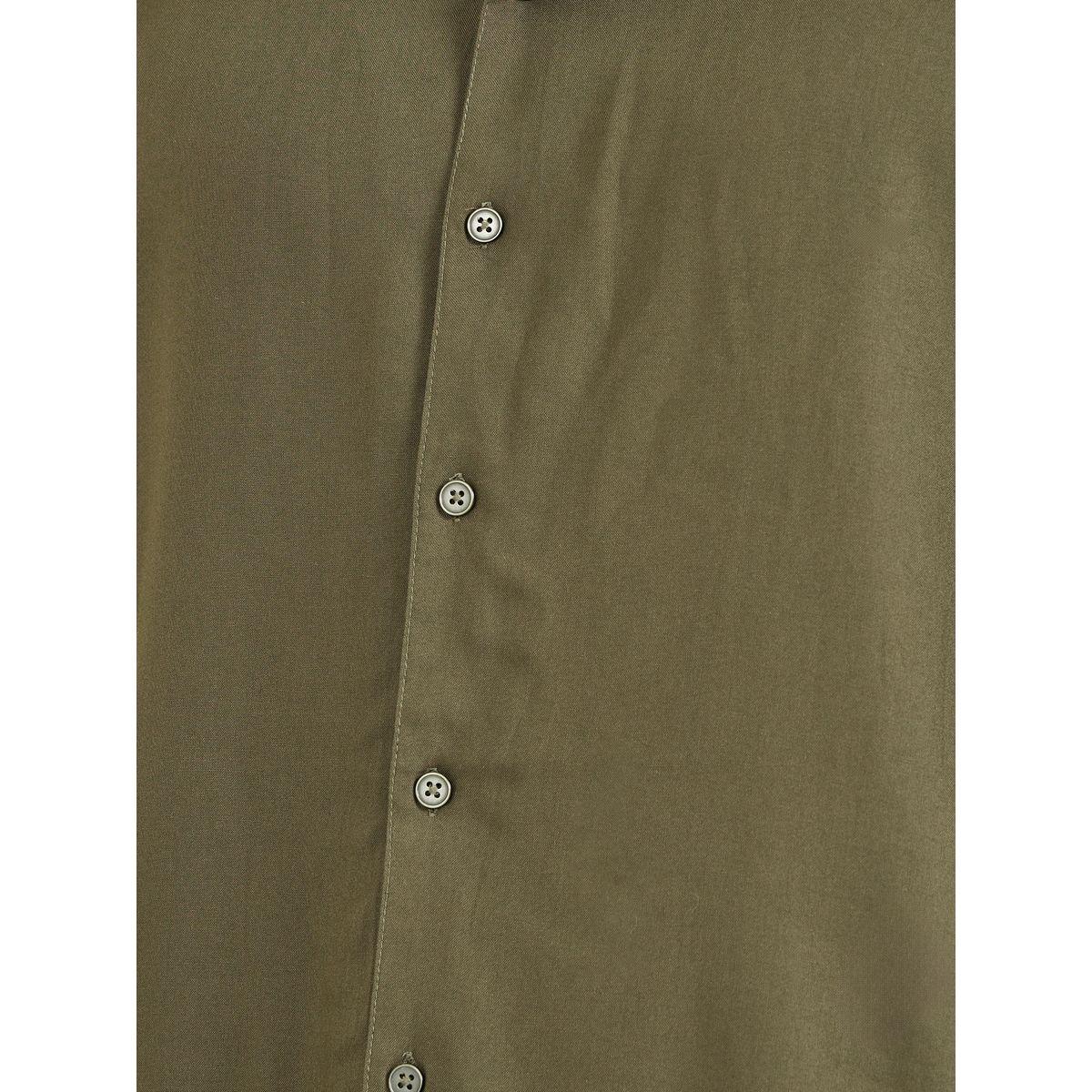 قميص سادة بياقة ريزورت وقصة مريحة-men-clothing-shirts-image-3