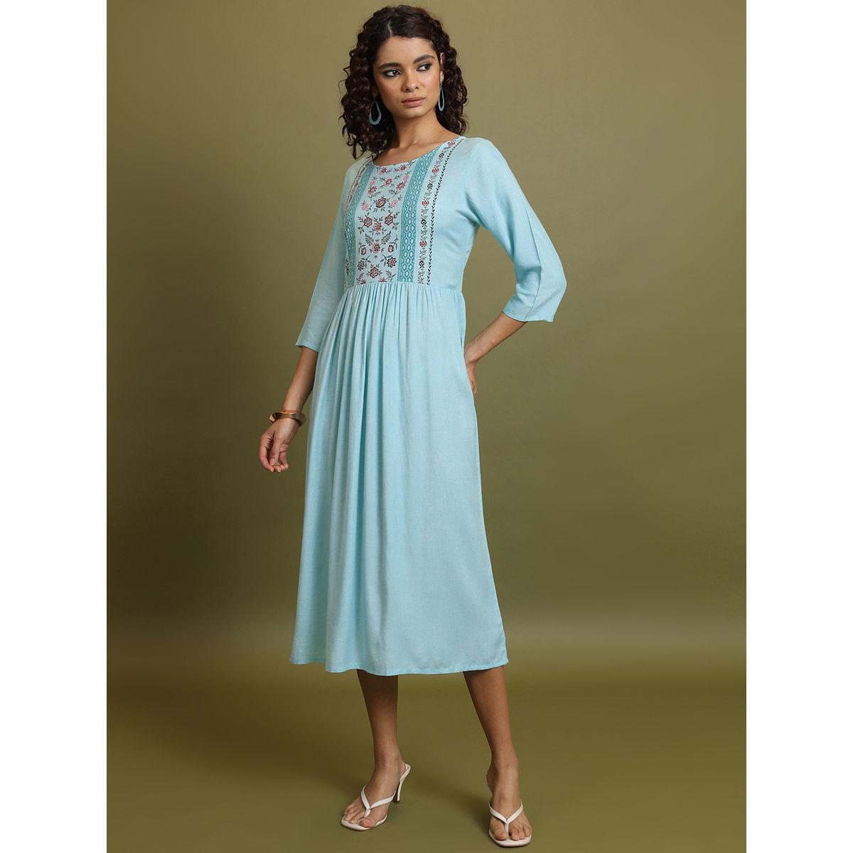 فستان ميدي بتفاصيل مُطرّزة وكسرات فيشود × ستايلي-women-clothing-dresses-image-2
