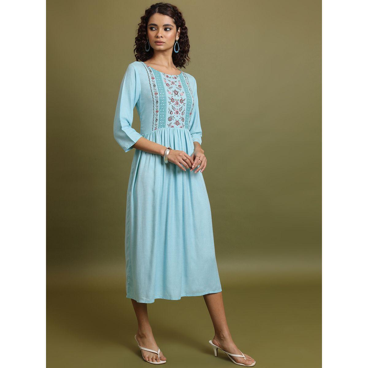 فستان ميدي بتفاصيل مُطرّزة وكسرات فيشود × ستايلي-women-clothing-dresses-image-4