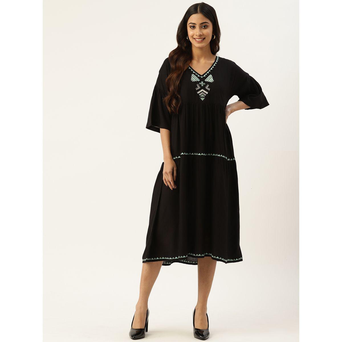 فستان ميدي بتفاصيل مُطرّزة واكمام بنمط جرس-women-clothing-dresses-image-1