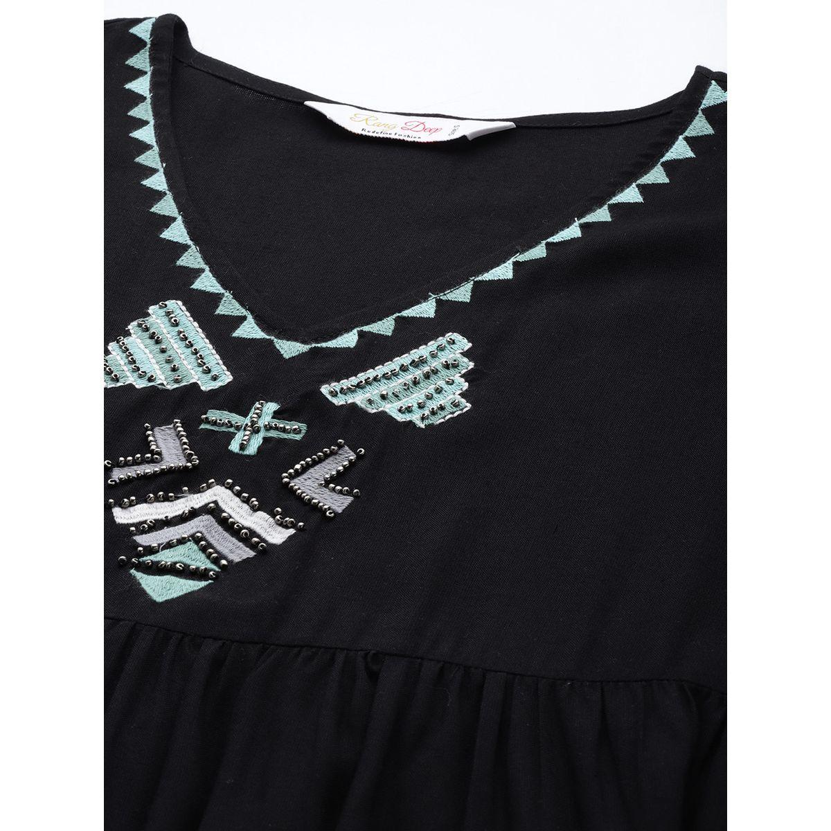 فستان ميدي بتفاصيل مُطرّزة واكمام بنمط جرس-women-clothing-dresses-image-5