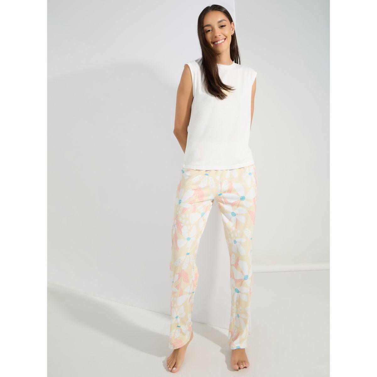 طقم من بنطال بيجاما بطبعة زهور مع فيست مطبع بكتابة-women-clothing-nightwear-pyjamas-longsets-image-1