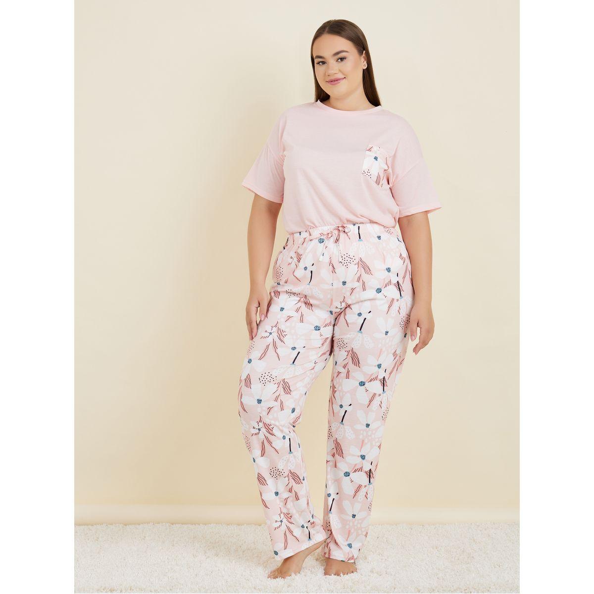 Styli Unwind Plus Large Scale Floral Print Pocket T-Shirt & Pyjama Set-women-clothing-nightwear-pyjamas-longsets-image-3