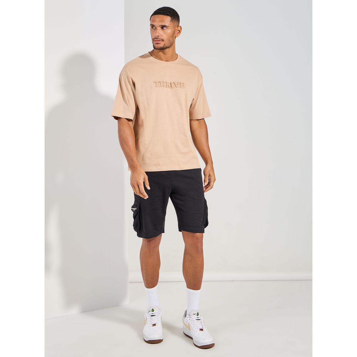 تيشيرت جيرسيه فضفاض منمق بكتابة بارزة-men-clothing-tshirtsandpolos-tshirts-image-2
