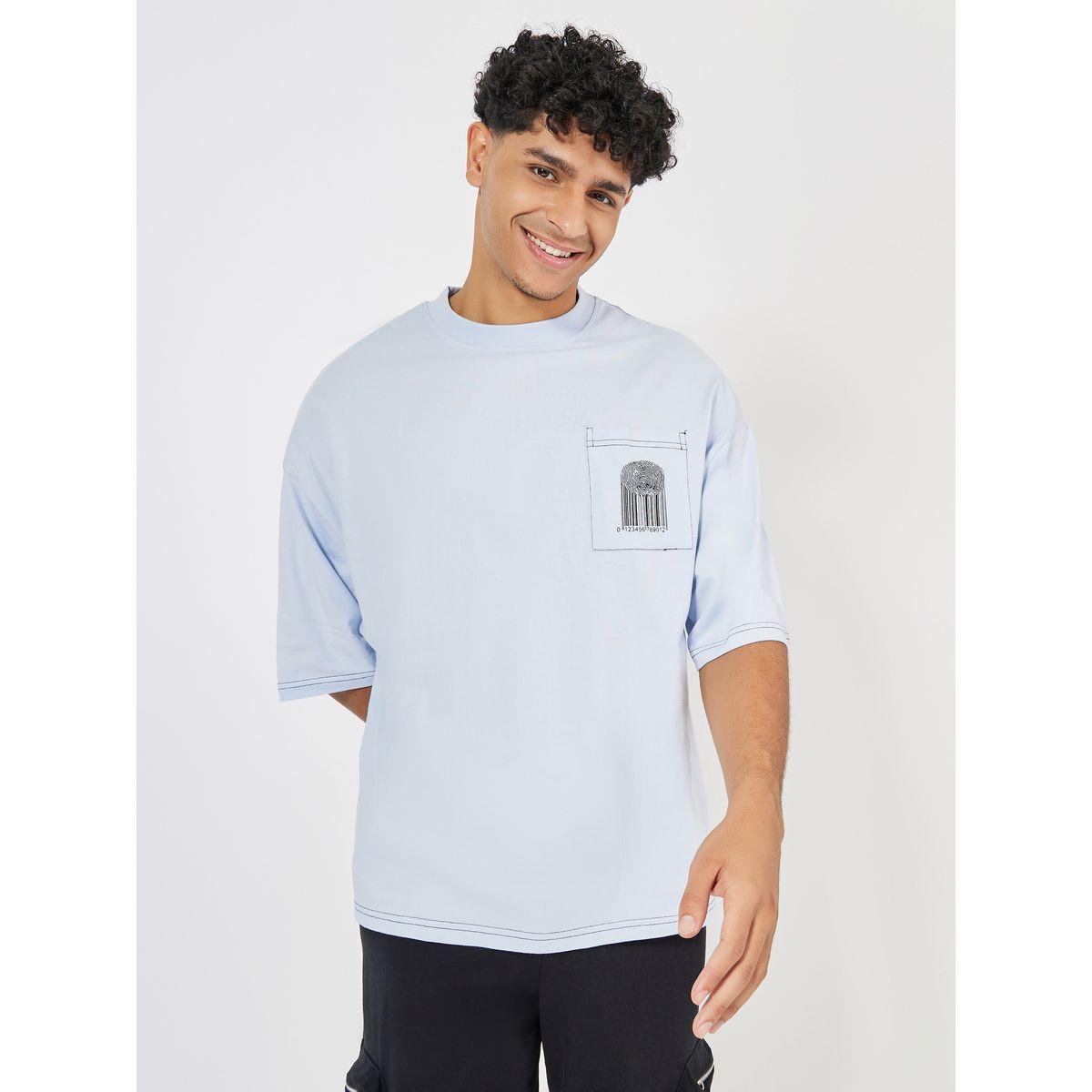 تيشيرت بقصة بوكسي وتداخلات مدروزة-men-clothing-tshirtsandpolos-tshirts-image-1