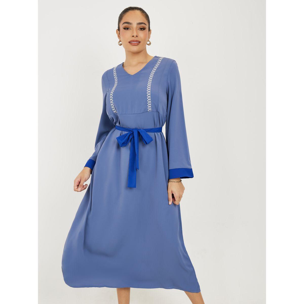 فستان ميدي بتفاصيل مُطرّزة مع حزام-women-clothing-dresses-image-2