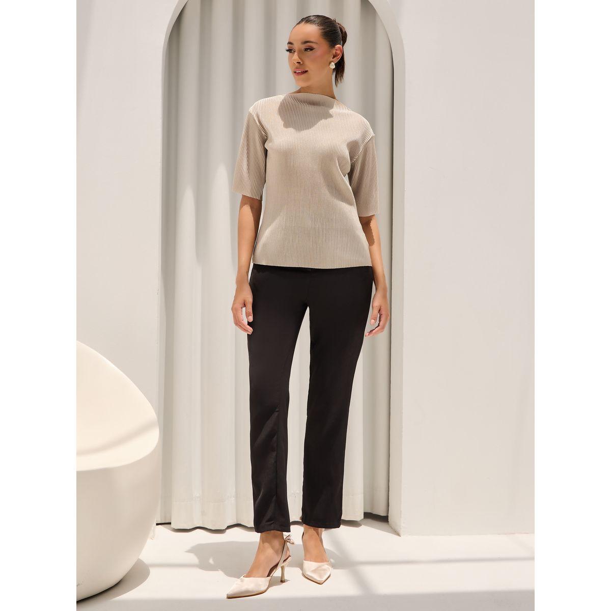 تيشيرت بياقة عالية وتفاصيل بارزة الملمس-women-clothing-tshirts-image-2