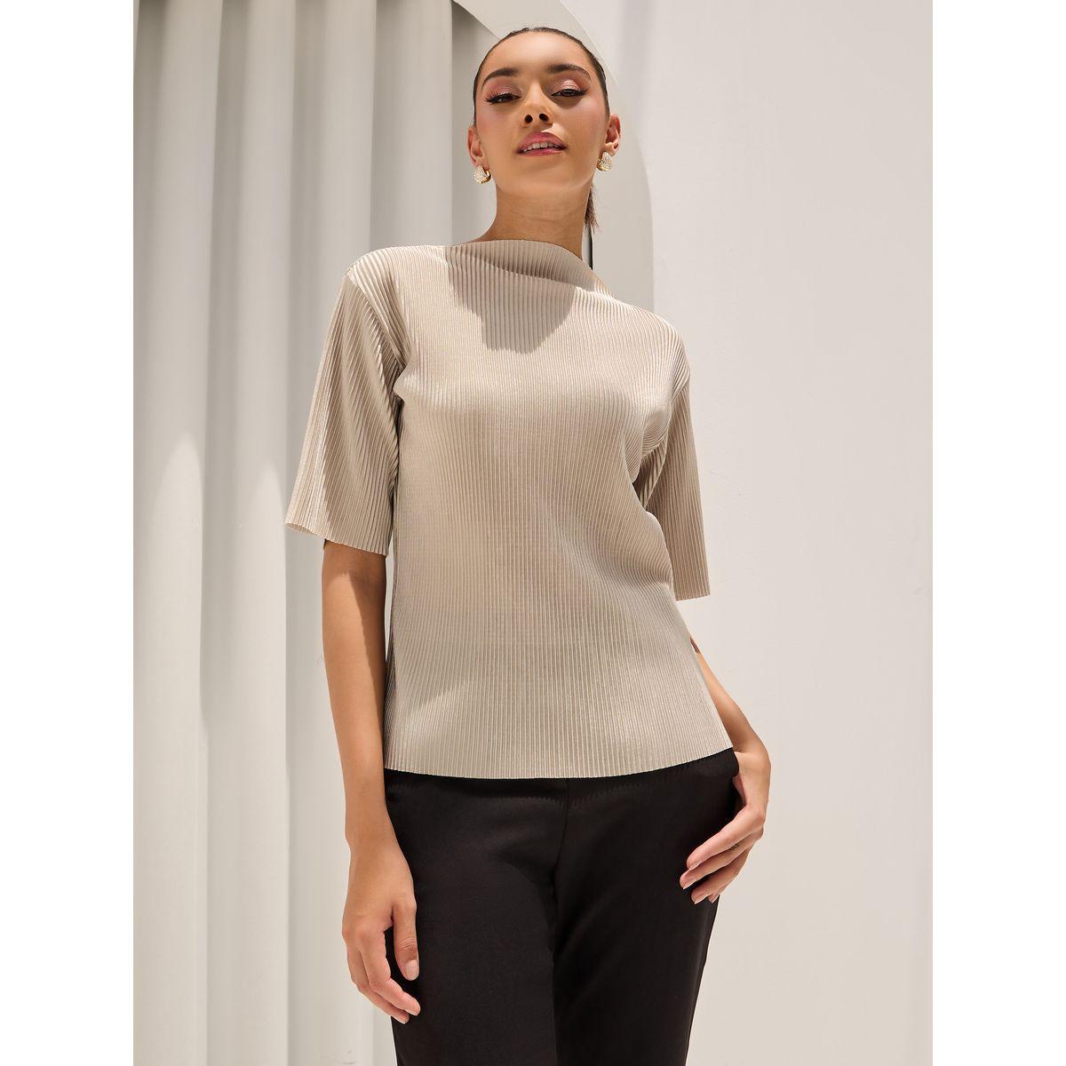 تيشيرت بياقة عالية وتفاصيل بارزة الملمس-women-clothing-tshirts-image-4