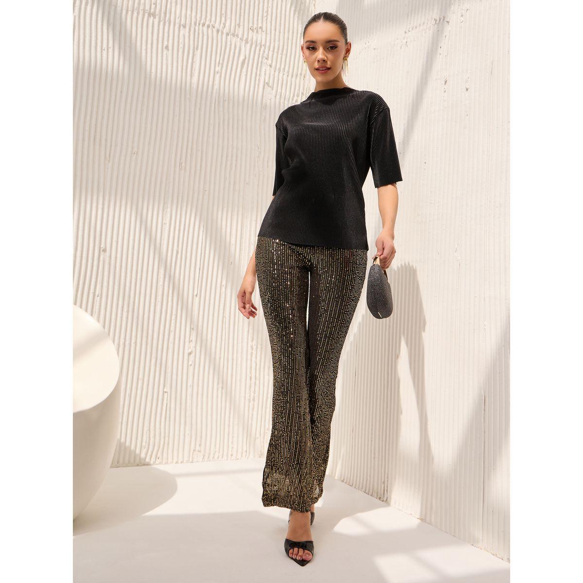 تيشيرت بياقة عالية وتفاصيل بارزة الملمس-women-clothing-tshirts-image-2