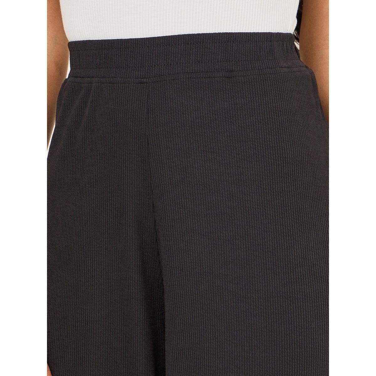 بنطال مضلع بارجل واسعة مع خصر مطاطي-women-clothing-bottoms-trousers-image-3