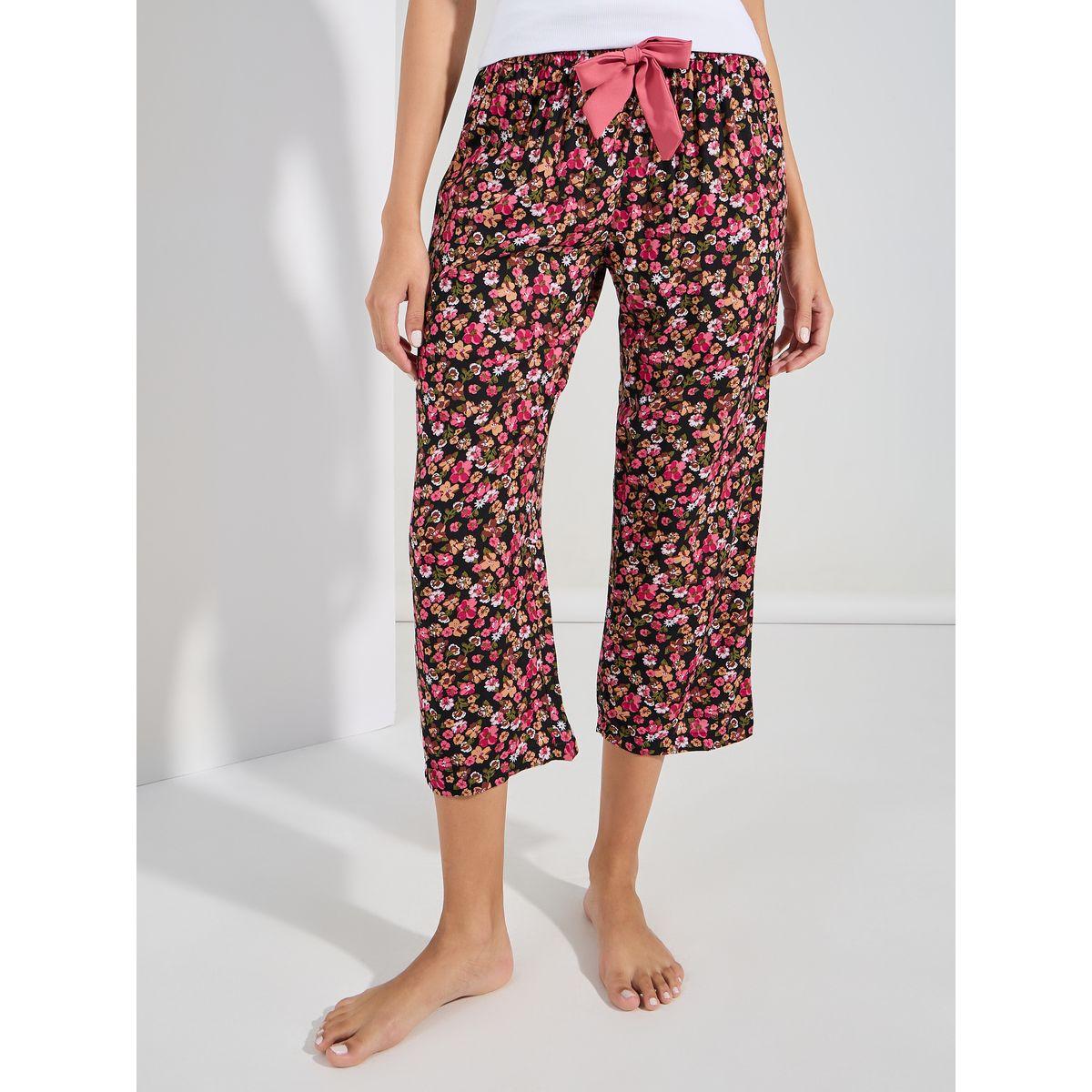 Styli Unwind Rib Contrast Placket Vest & Ditsy Floral Capri Set-women-clothing-nightwear-pyjamas-longsets-image-4