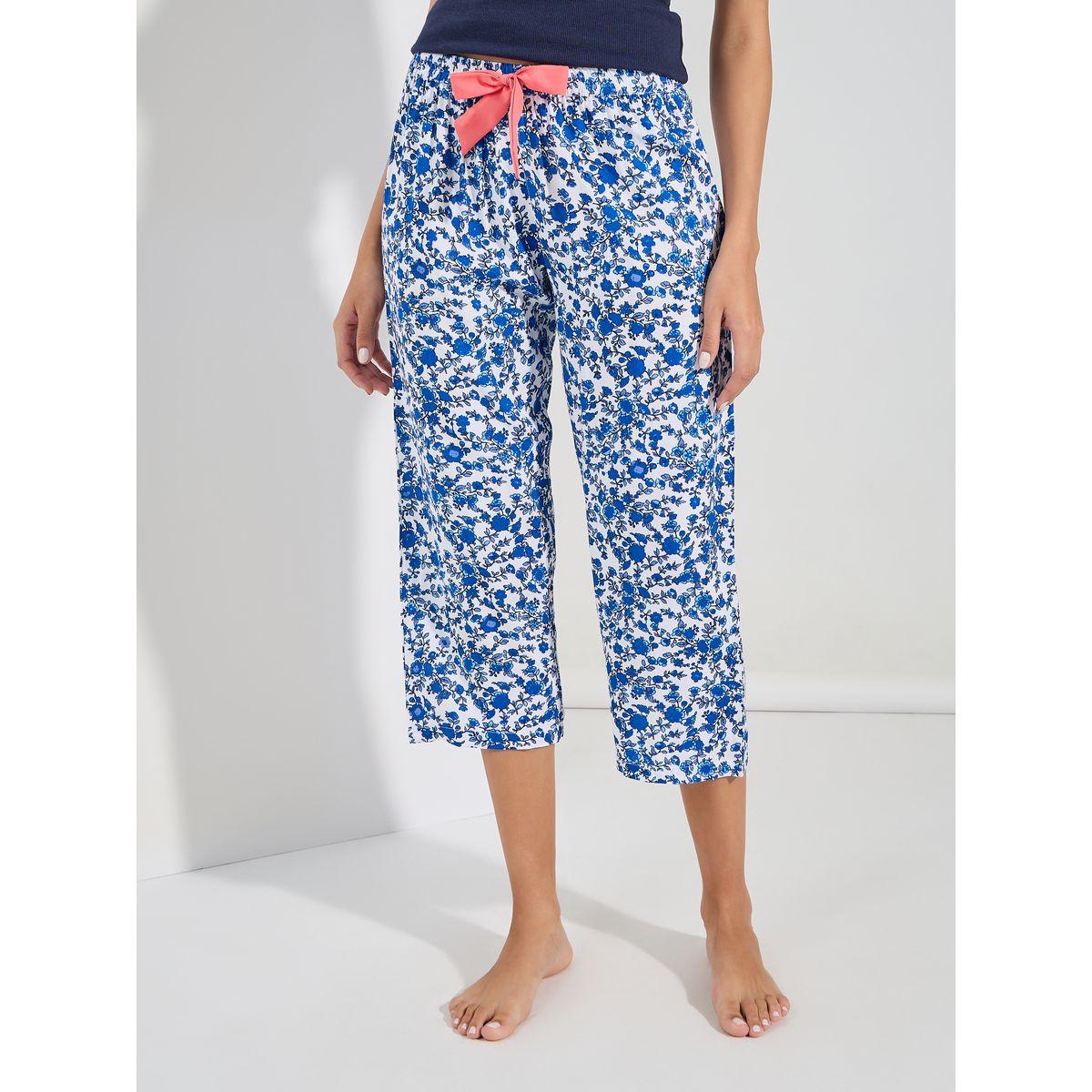 مجموعة من بنطال كابري مع فيست بتفاصيل مضلعة-women-clothing-nightwear-pyjamas-longsets-image-5