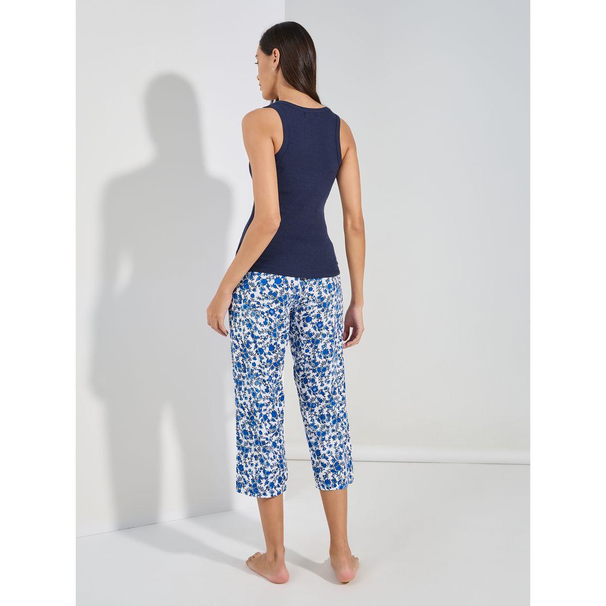 مجموعة من بنطال كابري مع فيست بتفاصيل مضلعة-women-clothing-nightwear-pyjamas-longsets-image-7